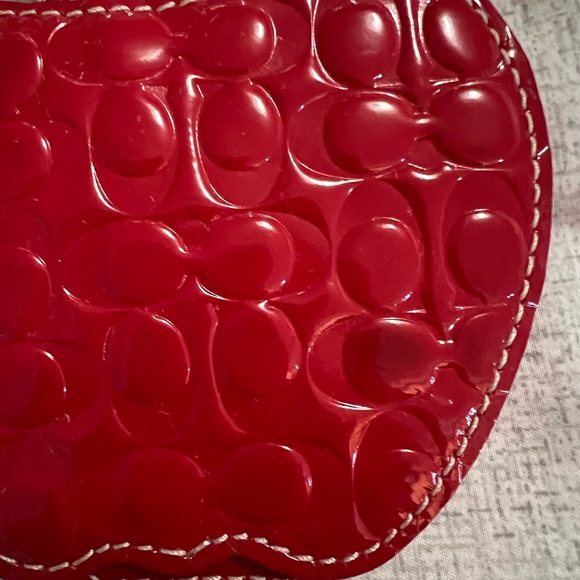 EUC Coach Vintage Signature Red Apple Coin Purse Patent Leather Wristlet - Picture 10 of 12